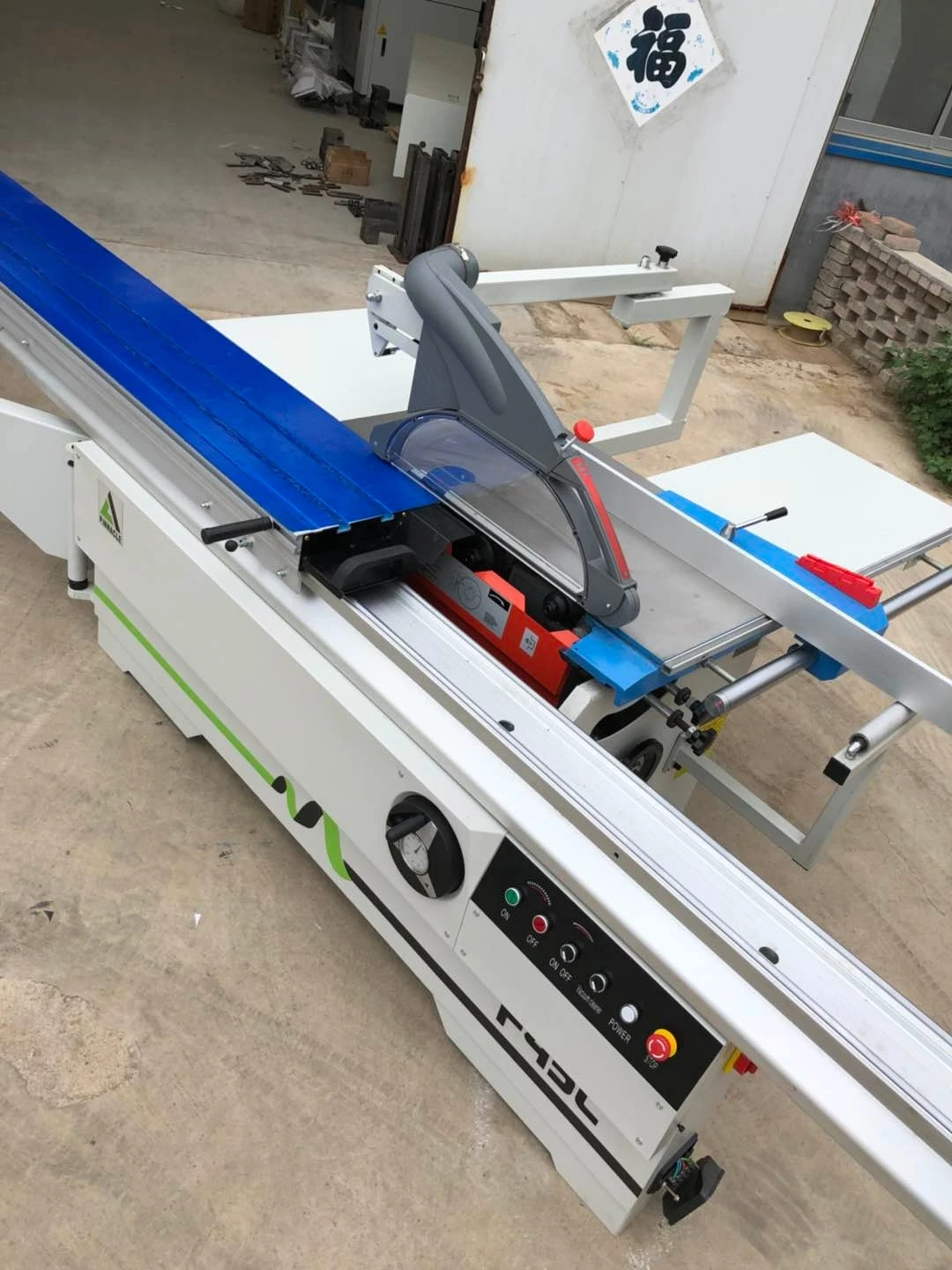 Small Business Woodworking Industrial Precision 2800Mm Wood Cutting Sliding Table Panel Saw Machine 4Kw(5.5Kw) Small Business Woodworking Industrial Precision 2800Mm Wood Cutting Sliding Table Panel Saw Machine 4Kw(5.5Kw)