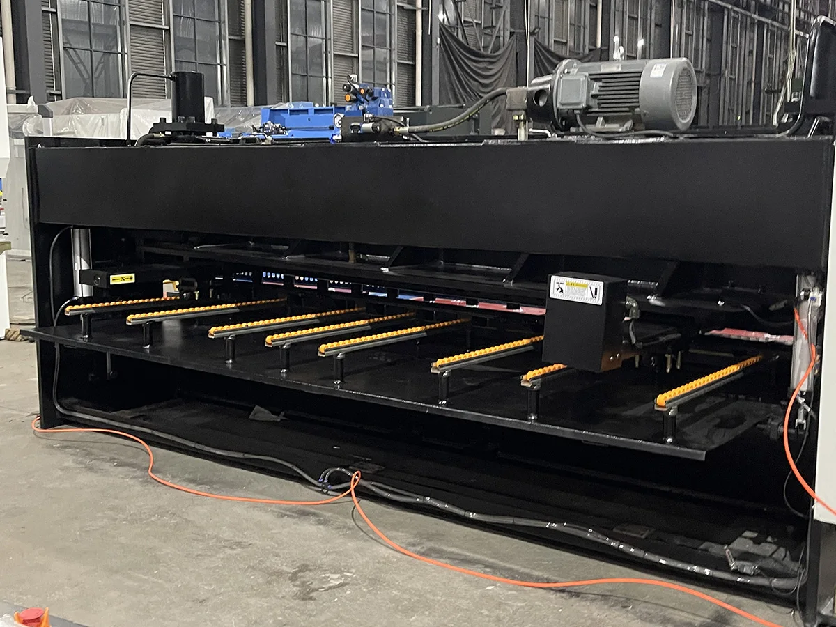 Delem Dac360T Adjustable Blade Clearance Hydraulic Steel Plate Hydraulic Guillotine Shearing Machine Delem Dac360T Adjustable Blade Clearance Hydraulic Steel Plate Hydraulic Guillotine Shearing Machine