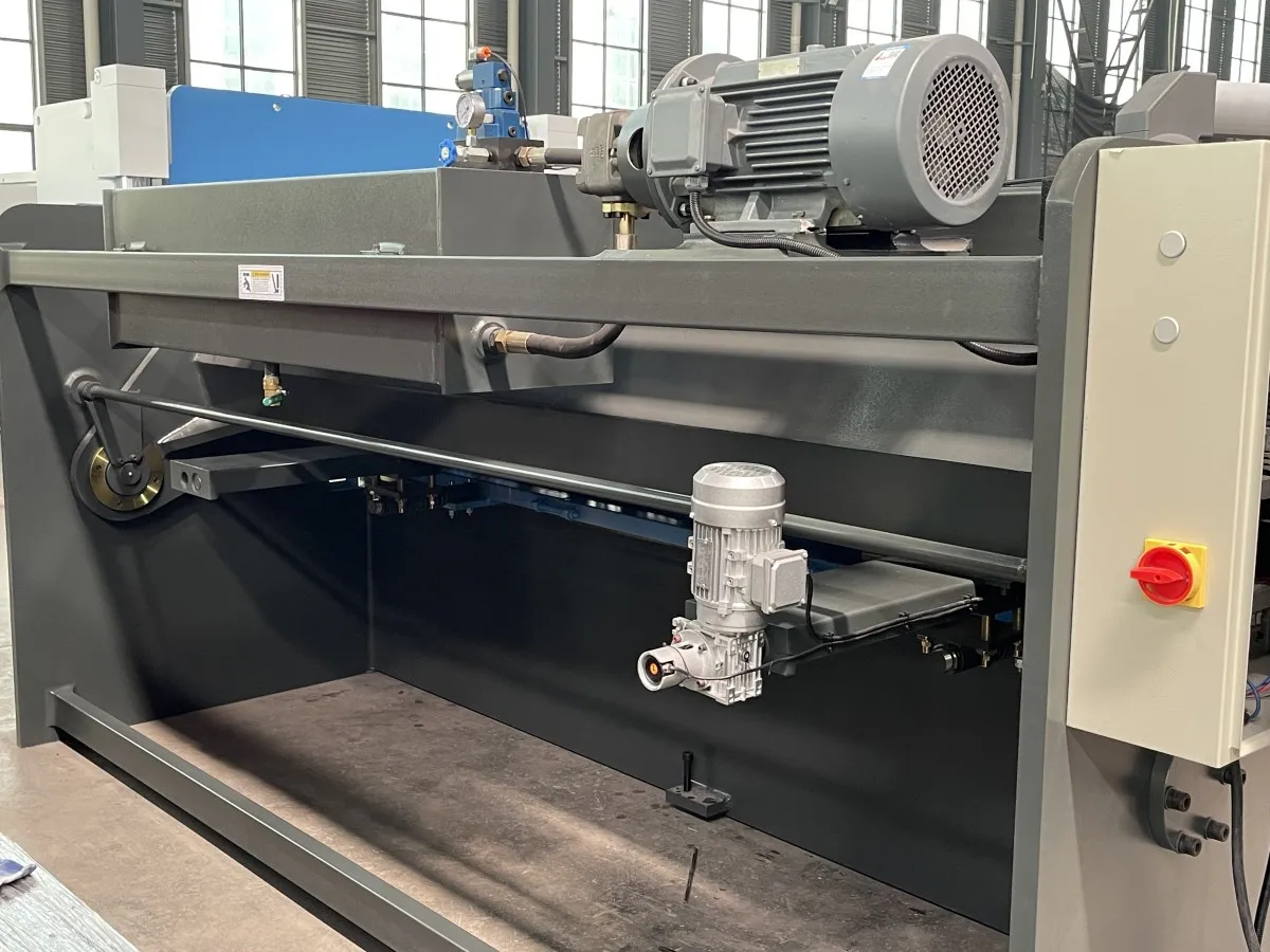 6*3200 Hydraulic Metal Shear Guillotine Shearing Machine 6*3200 Hydraulic Metal Shear Guillotine Shearing Machine