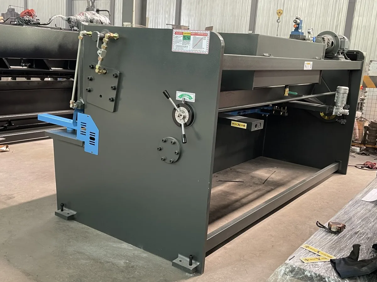 6*3200 Hydraulic Metal Shear Guillotine Shearing Machine 6*3200 Hydraulic Metal Shear Guillotine Shearing Machine