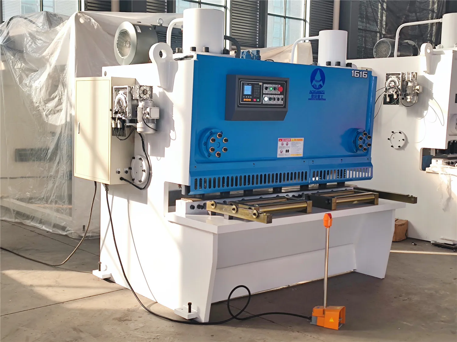 16X1600Mm Guillotine High Quality Stainless Steel Sheet Metal Hydraulic Shearing Machine 16X1600Mm Guillotine High Quality Stainless Steel Sheet Metal Hydraulic Shearing Machine