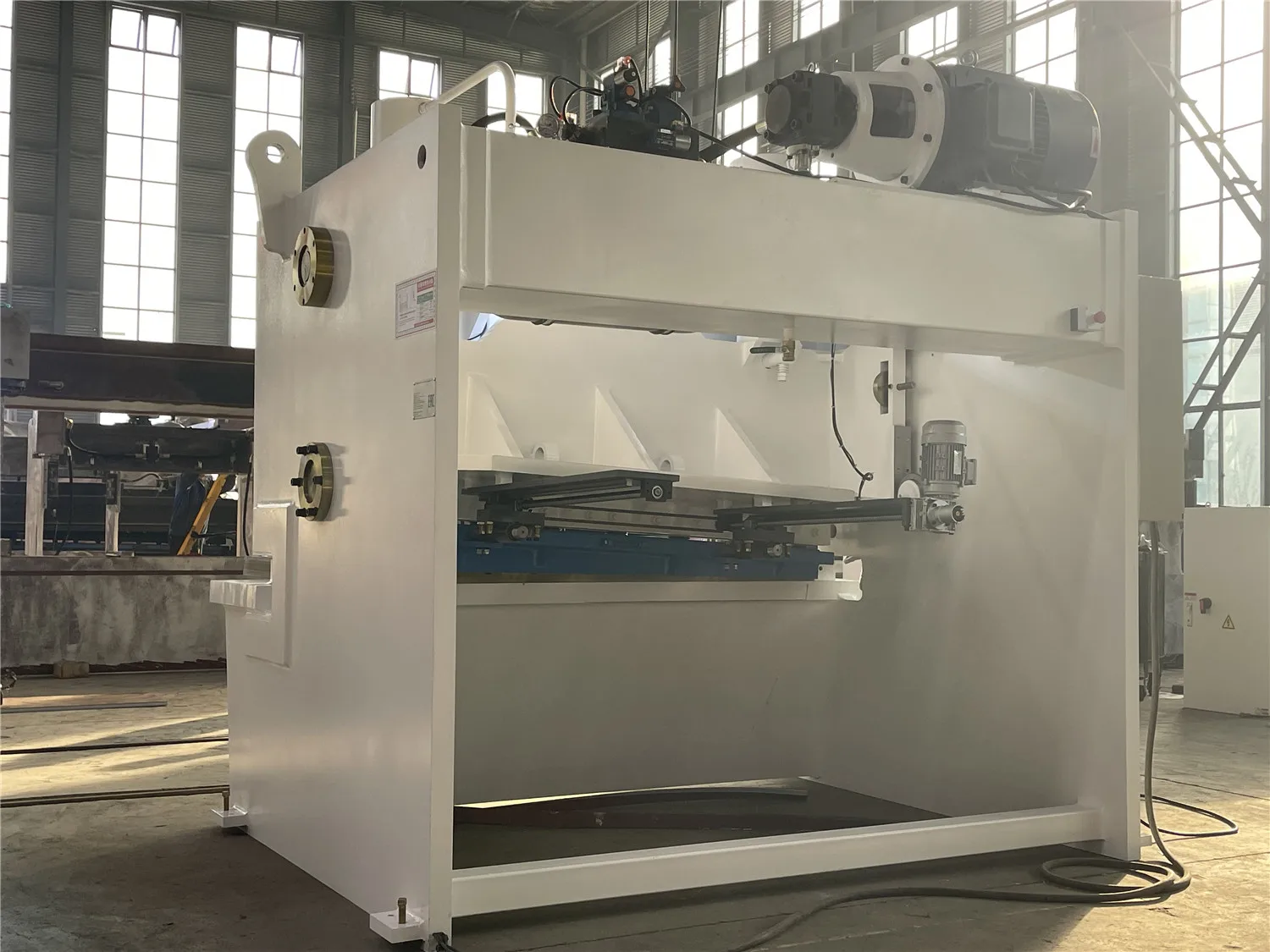 New 20Mm Hydraulic Guillotine Shearing Machine For Sheet Metal Cutting 2 Meters New 20Mm Hydraulic Guillotine Shearing Machine For Sheet Metal Cutting 2 Meters