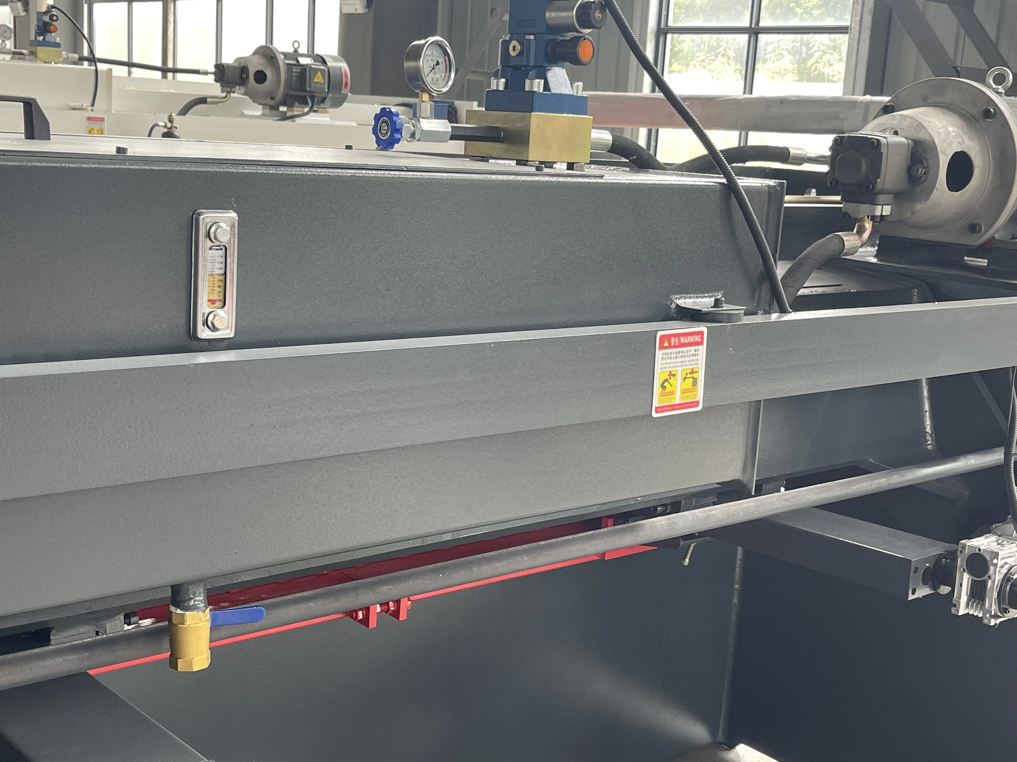 China Factory Hydraulic Guillotine Machine With E21S Controller For Carbon Steel Cutting China Factory Hydraulic Guillotine Machine With E21S Controller For Carbon Steel Cutting
