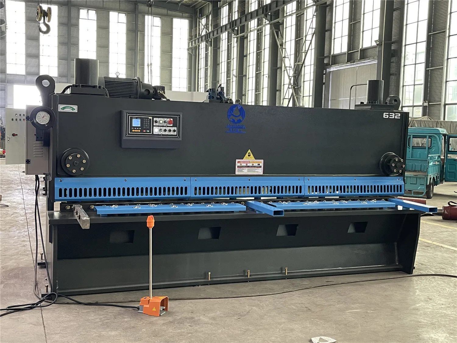 Qc11K-6×3200 Sheet Metal Cutting Hydraulic Guillotine Shearing Machine With E21S Qc11K-6×3200 Sheet Metal Cutting Hydraulic Guillotine Shearing Machine With E21S