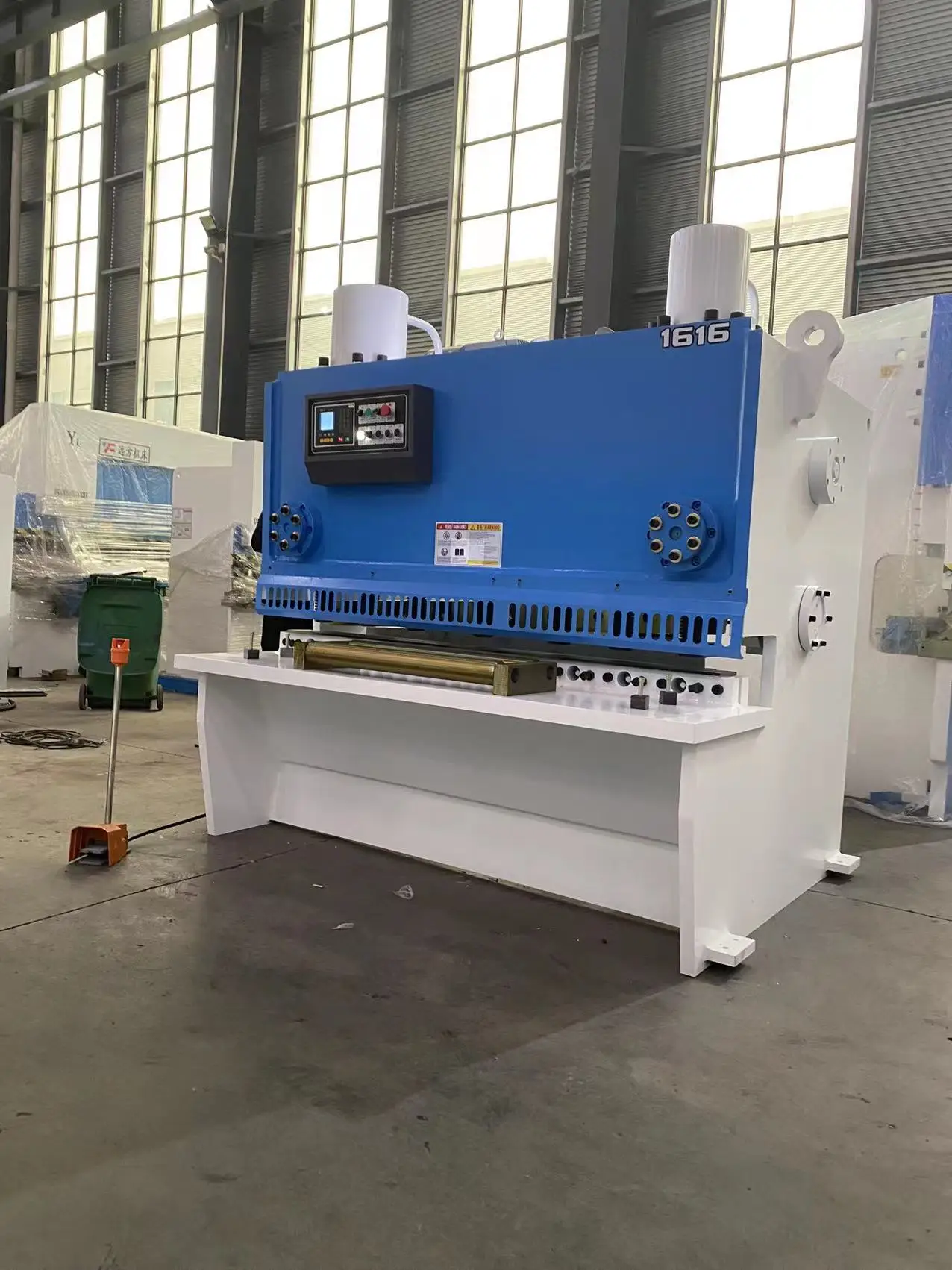 Factory Price 6X3200 Guillotines Steel Sheet Metal Machine Cutting Machine Factory Price 6X3200 Guillotines Steel Sheet Metal Machine Cutting Machine