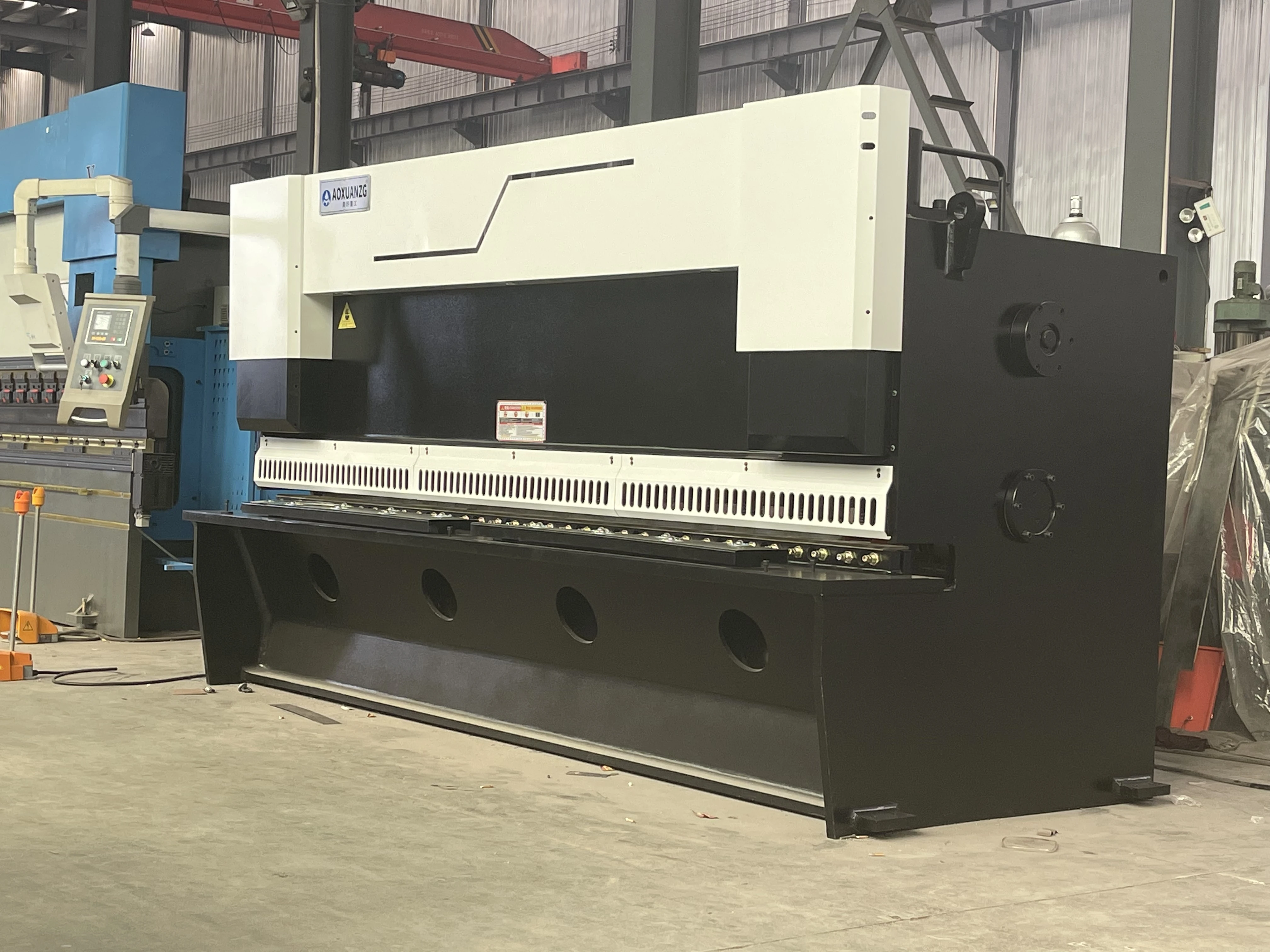 8X3200 Hydraulic Steel Sheet Guillotine Shearing Machine 8X3200 Hydraulic Steel Sheet Guillotine Shearing Machine