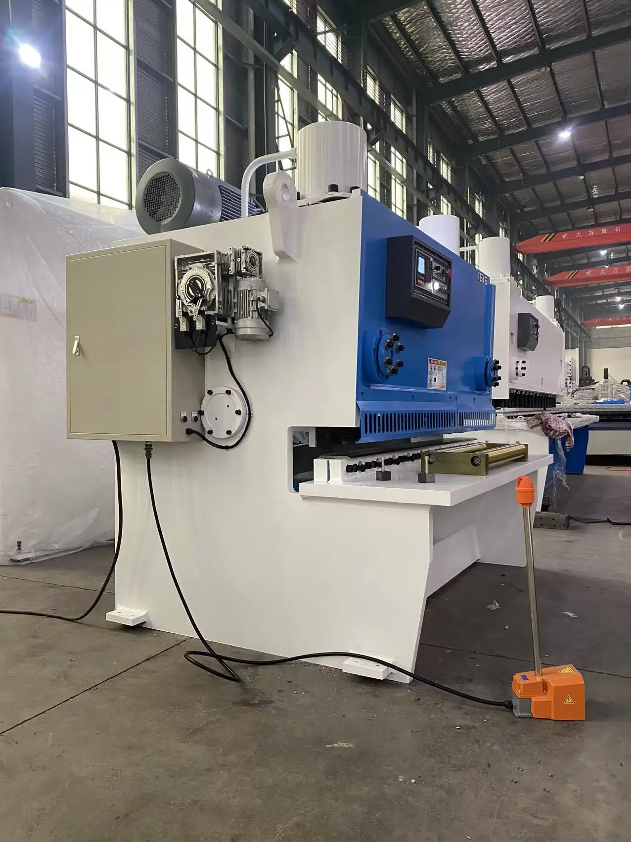6X3200 E21S Guillotines Steel Sheet Cutting Machine 6X3200 E21S Guillotines Steel Sheet Cutting Machine