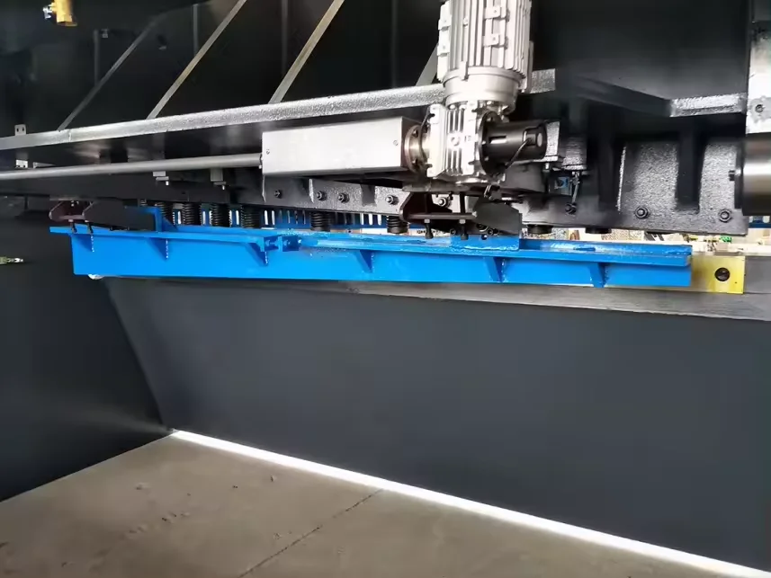 Customized Qc11Y Type Cnc E21S Controller System Sheet Plate Guillotine Shearing Machine Hydraulic Cutting Machine Customized Qc11Y Type Cnc E21S Controller System Sheet Plate Guillotine Shearing Machine Hydraulic Cutting Machine