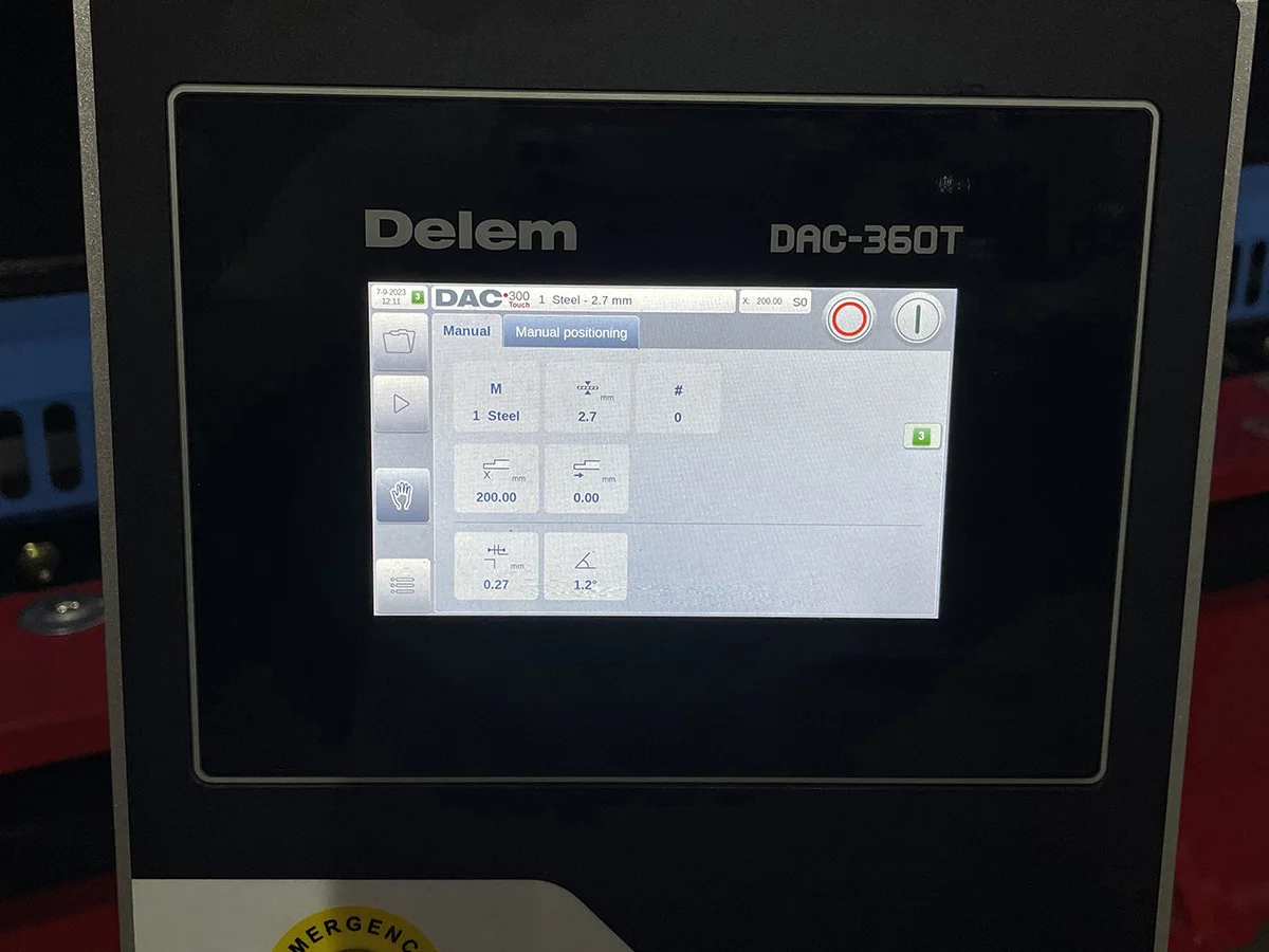 Delem Dac360T Adjustable Blade Clearance Hydraulic Steel Plate Hydraulic Guillotine Shearing Machine Delem Dac360T Adjustable Blade Clearance Hydraulic Steel Plate Hydraulic Guillotine Shearing Machine