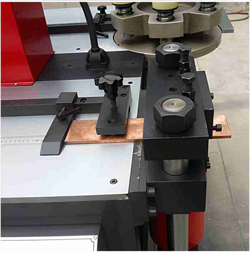 Smg 8000Xa Nc Three In One Busbar Processing Station Smg 8000Xa Nc Three In One Busbar Processing Station