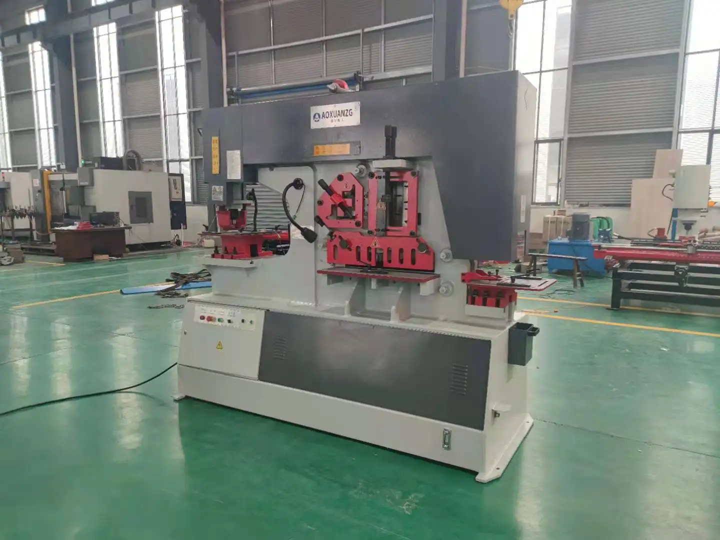 Steel Plate Ironworker, Hydraulic Metal Sheet Hole Punching And Shearing Machine For Punch Cutting And Forming Steel Plate Ironworker, Hydraulic Metal Sheet Hole Punching And Shearing Machine For Punch Cutting And Forming
