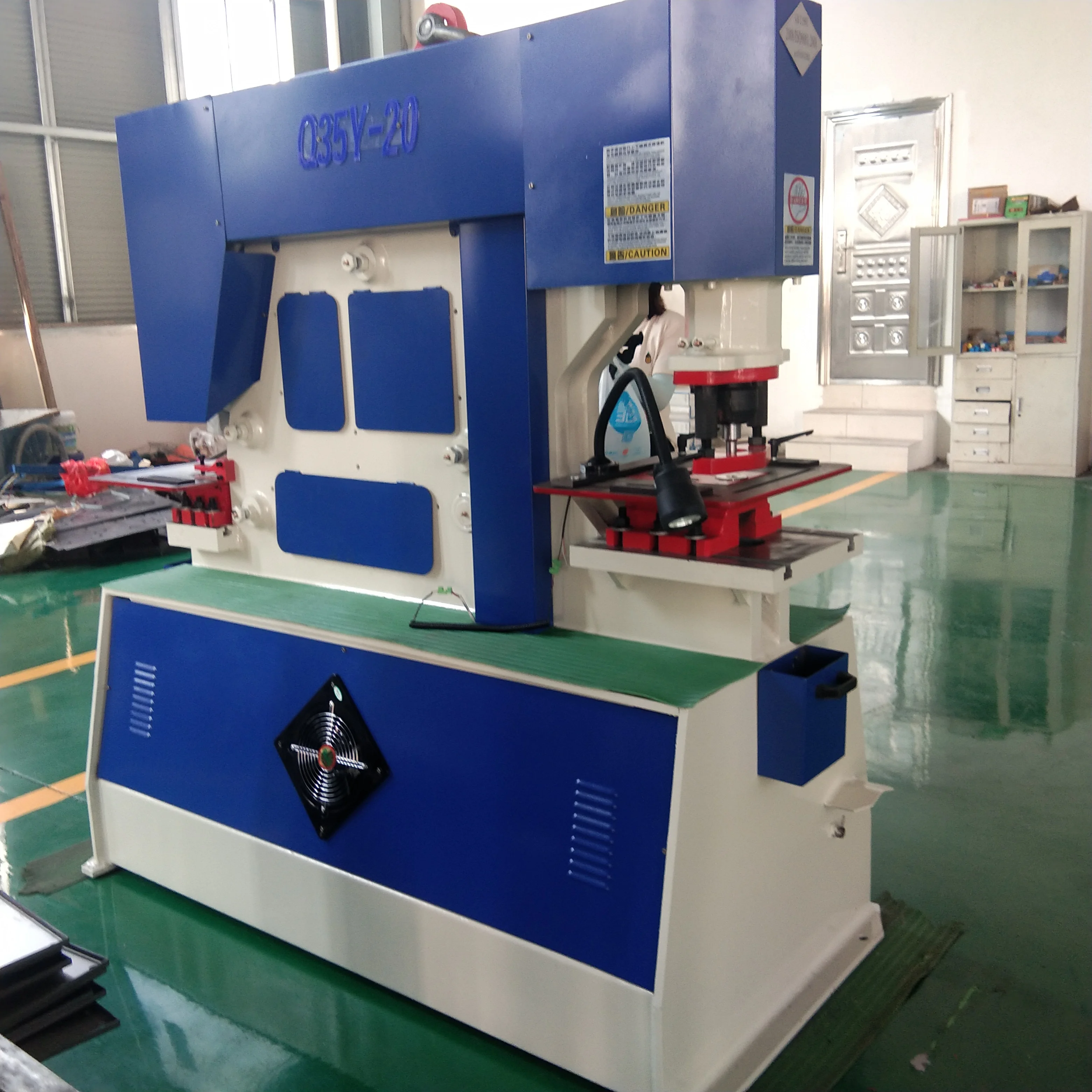 Q35Y Series Sheet Metal Cutting And Bending Machine Hydraulic Iron Worker Q35Y Series Sheet Metal Cutting And Bending Machine Hydraulic Iron Worker