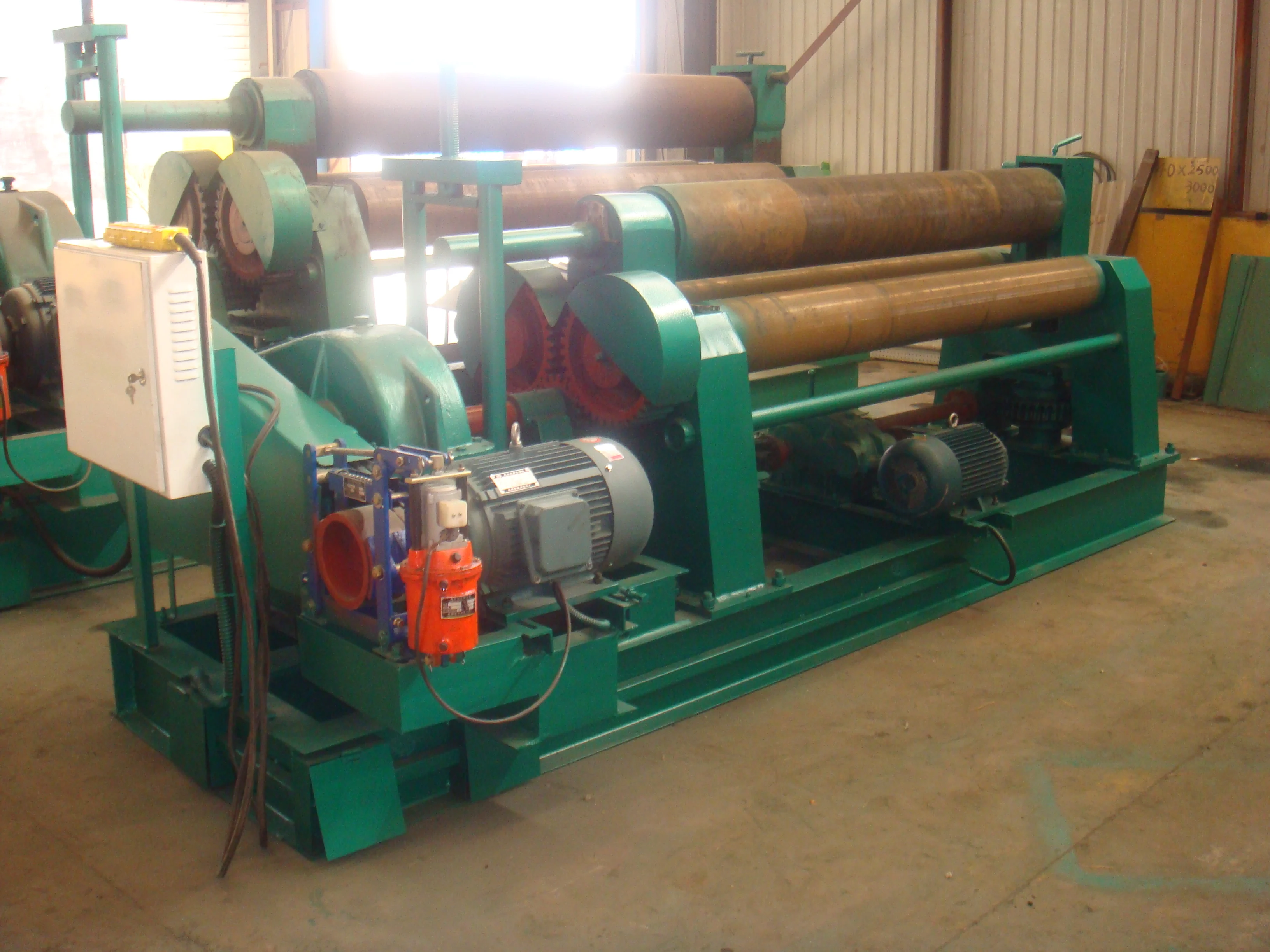 Mechanical 3-Roller Plate Sheet Rolling Machine With Factory Price W11-25X2000 Mechanical 3-Roller Plate Sheet Rolling Machine With Factory Price W11-25X2000