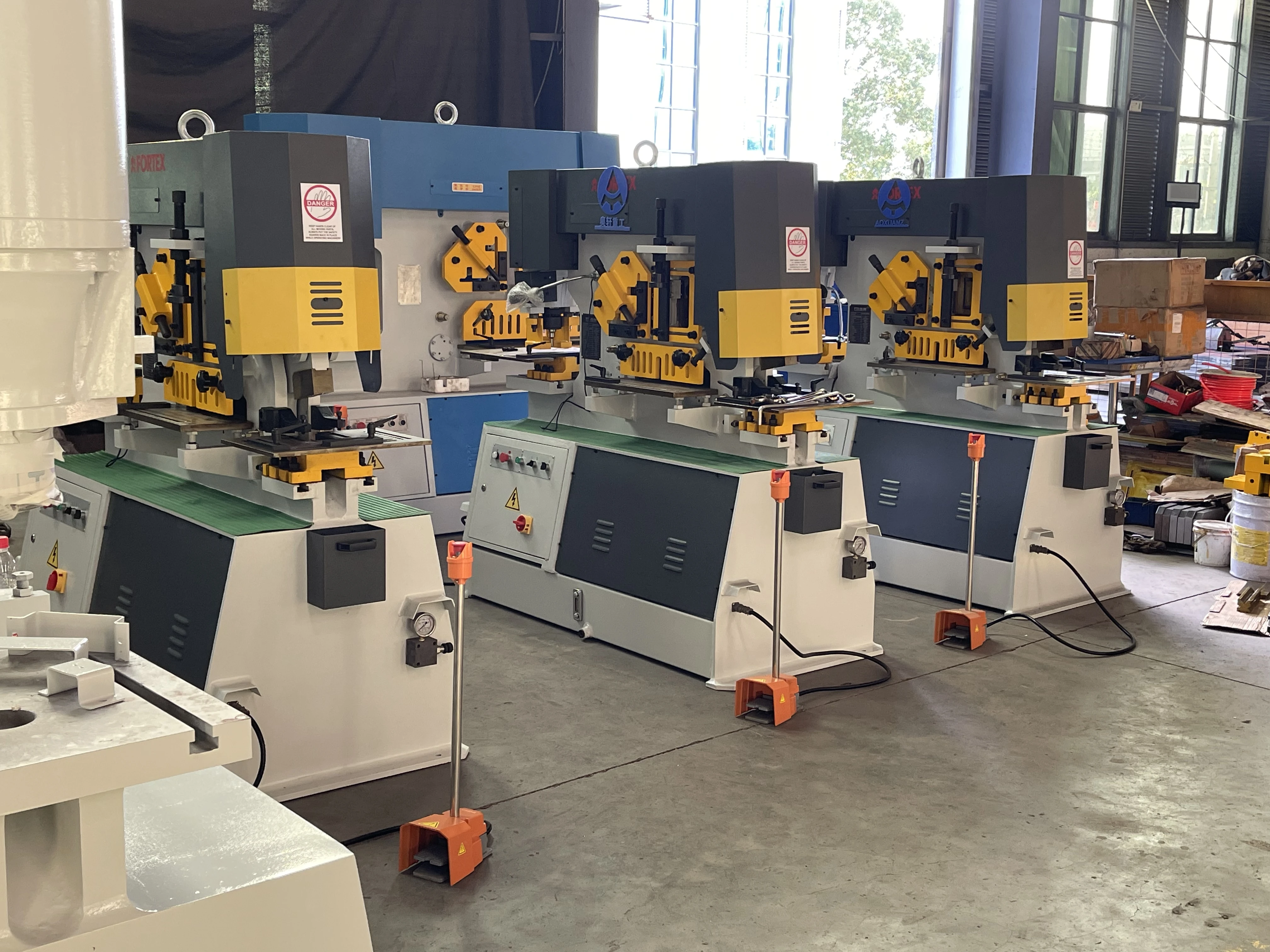 Q35Y Sheet Metal Hydraulic Ironworker Cutting And Punching Iron Worker Q35Y Sheet Metal Hydraulic Ironworker Cutting And Punching Iron Worker