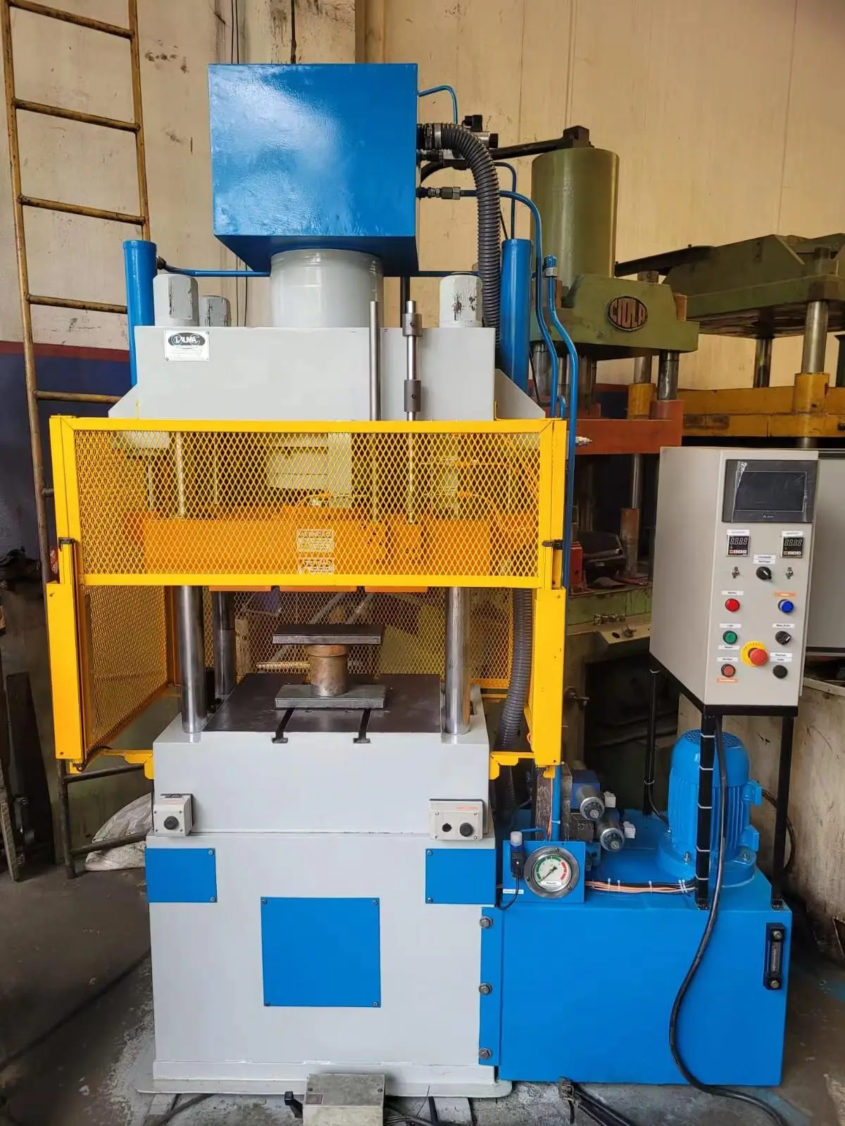 4 Column Aluminium Ss Steel Pot Hydraulic Press, Metal Steel Stamping Stretching Press Machine For Pressure Cooker Forming 4 Column Aluminium Ss Steel Pot Hydraulic Press, Metal Steel Stamping Stretching Press Machine For Pressure Cooker Forming