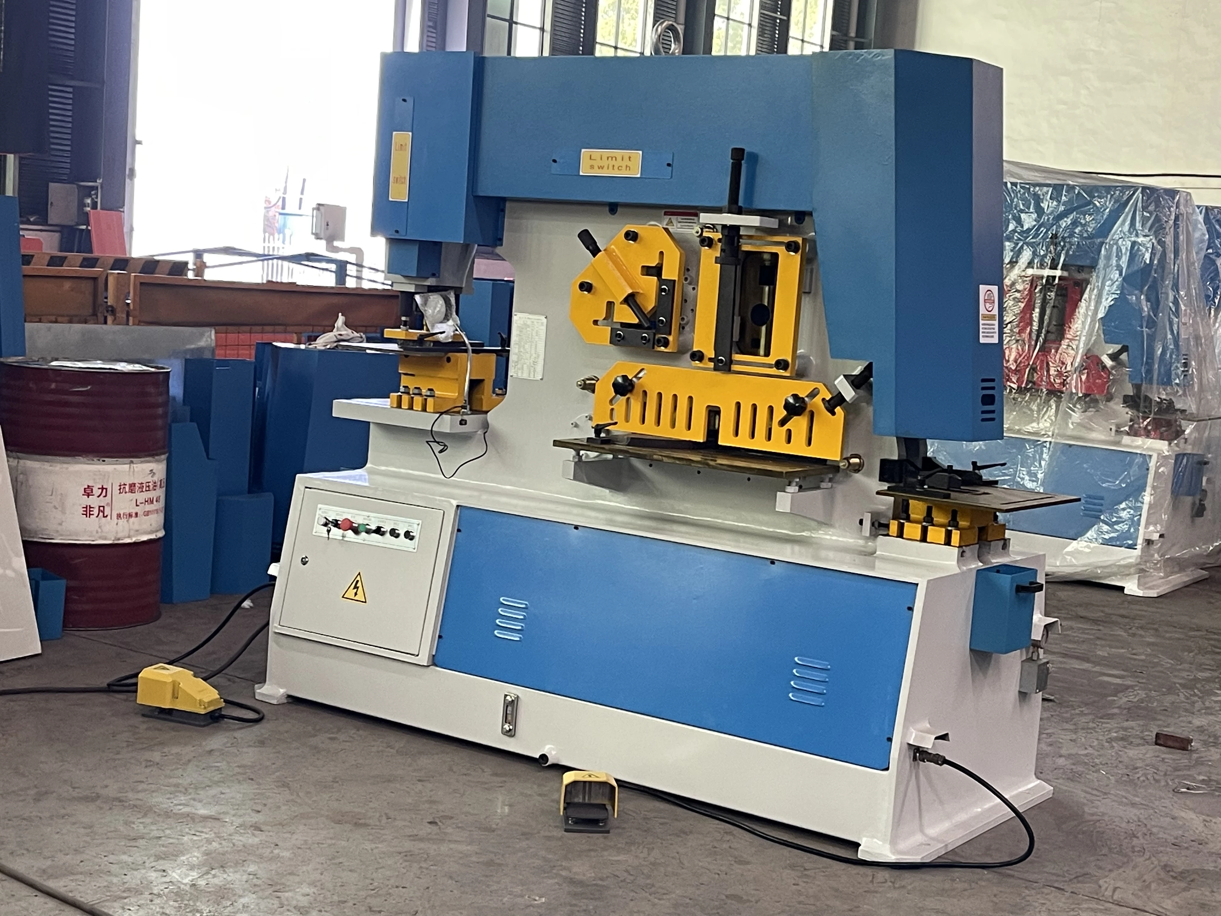 Hydraulic Metal Worker Notching Punching Cutting Universal Hydraulic Iron Worker Machine Hydraulic Metal Worker Notching Punching Cutting Universal Hydraulic Iron Worker Machine