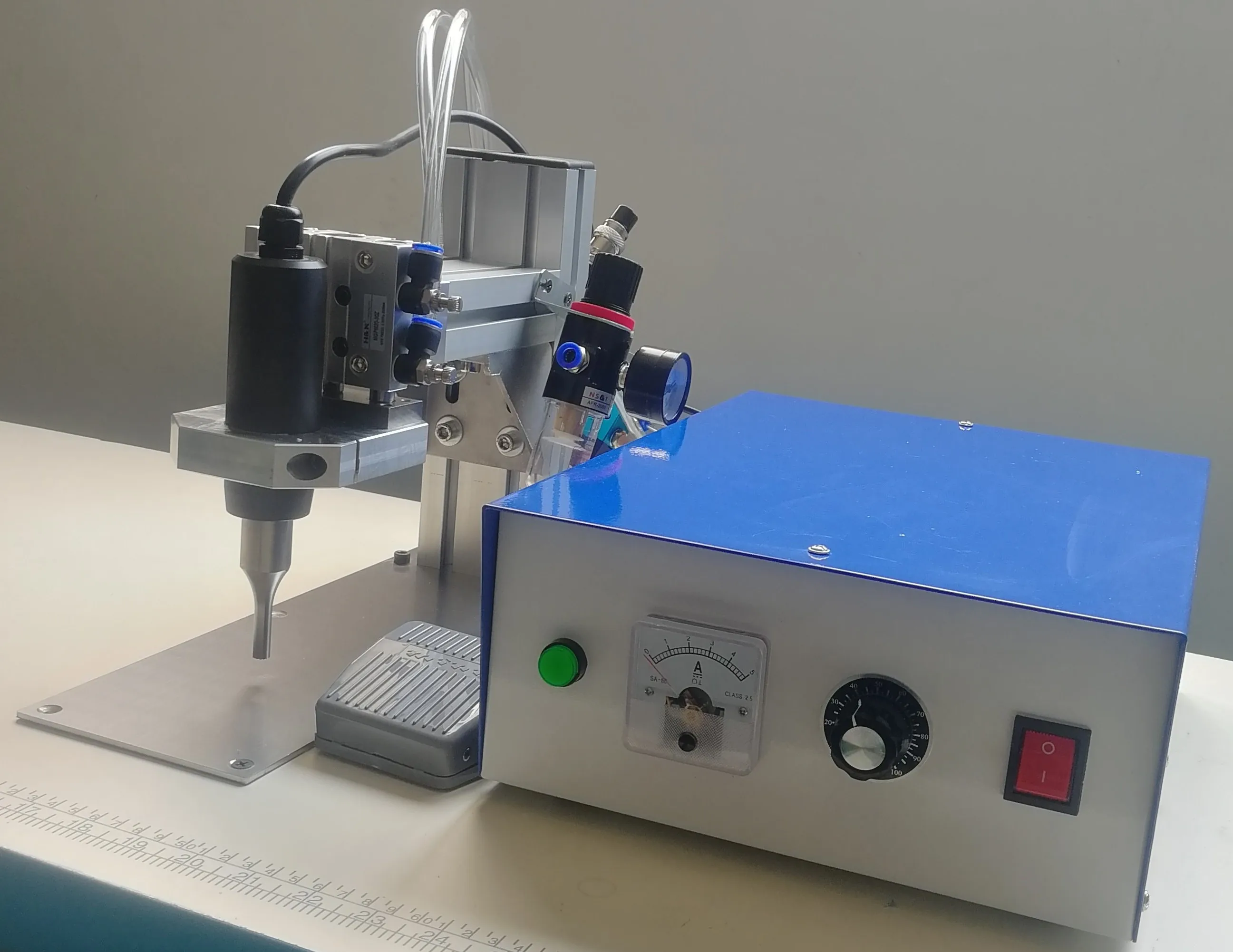 Ultrasonic Welder Manual Ultrasonic Spot Welding Machine For Face Making Ultrasonic Welder Manual Ultrasonic Spot Welding Machine For Face Making