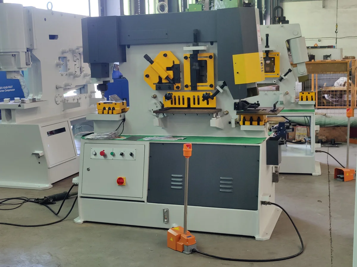 Q35Y-16 20 Customized Hydraulic Punching Shearing Machine, Automatic Ironworker For Metal And Angle Steel Cut With Bending Mold Q35Y-16 20 Customized Hydraulic Punching Shearing Machine, Automatic Ironworker For Metal And Angle Steel Cut With Bending Mold