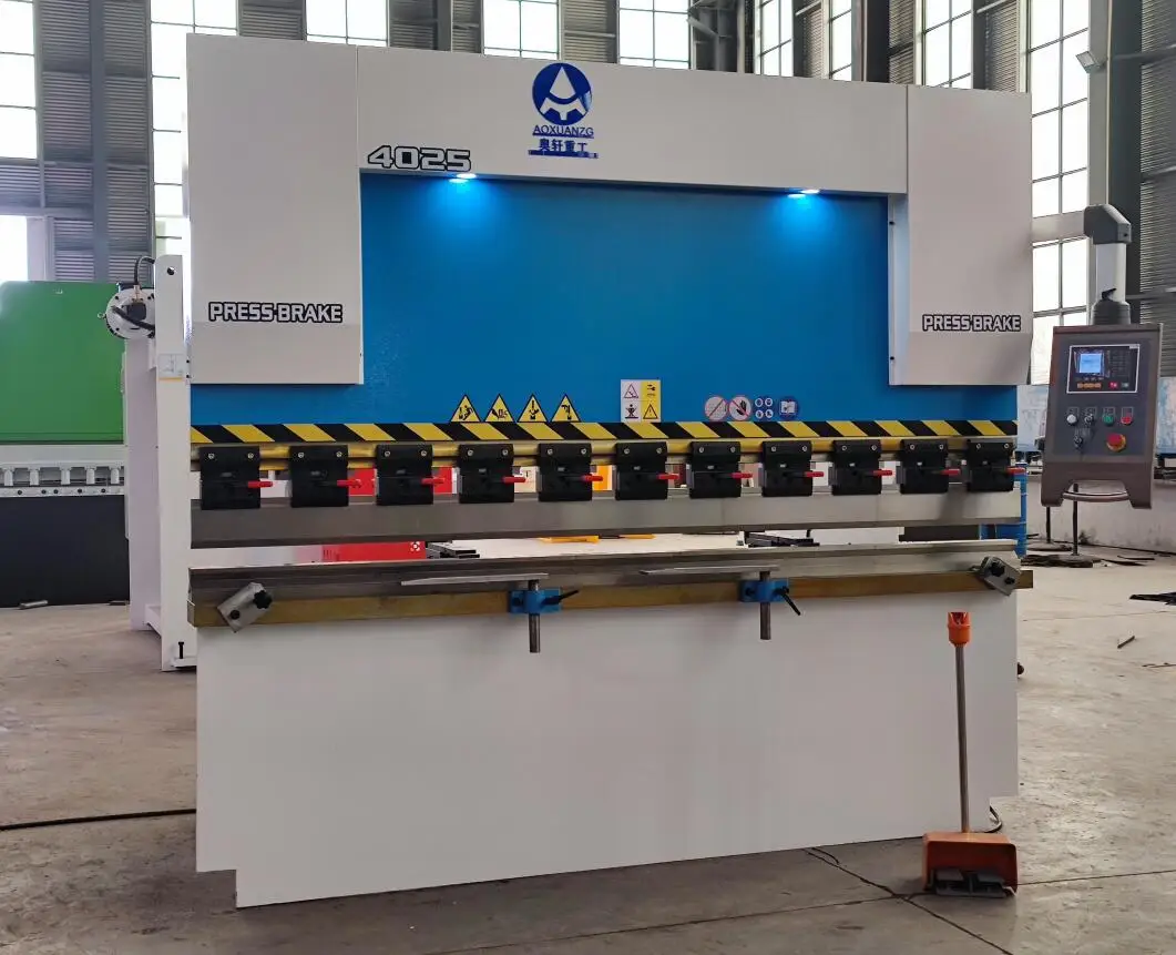 Hydraulic Press Brake For Iron Plate Stainless Steel Bending, 40T Cnc Folder Machine Hydraulic Press Brake For Iron Plate Stainless Steel Bending, 40T Cnc Folder Machine