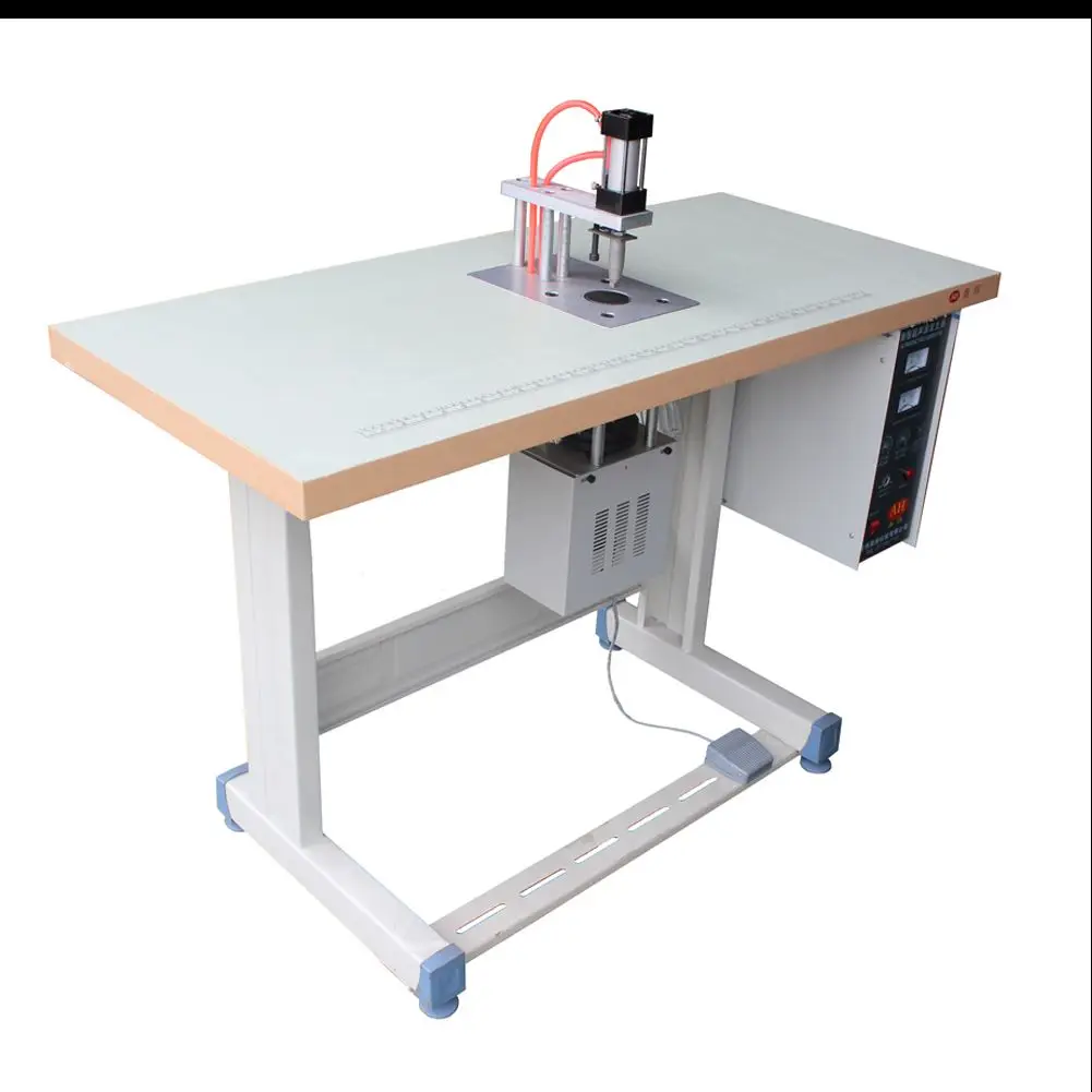Good Selling 2500W Machines With Rich Roller Patterns Ultrasonic Spot Welder Good Selling 2500W Machines With Rich Roller Patterns Ultrasonic Spot Welder