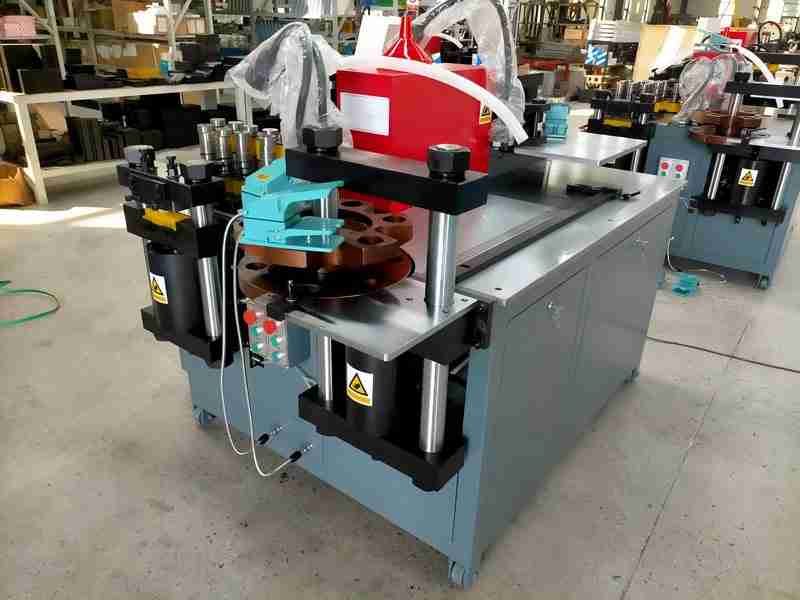 Smg 8000Xa Nc Three In One Busbar Processing Station Smg 8000Xa Nc Three In One Busbar Processing Station