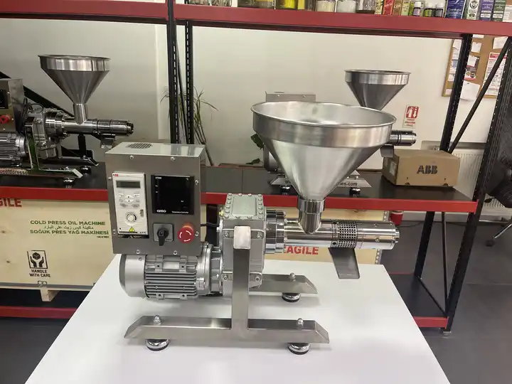 Easy Use Cold Press Oil Machine For Extraction Of All Seed Oils Easy Use Cold Press Oil Machine For Extraction Of All Seed Oils
