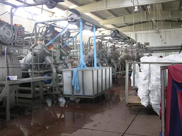 Textile Ht Hp Jet Woven Knitted Narrow Rapid Fabric Soft Flow Overflow Low Liquor Ratio High Temperature Dyeing Machine Textile Ht Hp Jet Woven Knitted Narrow Rapid Fabric Soft Flow Overflow Low Liquor Ratio High Temperature Dyeing Machine